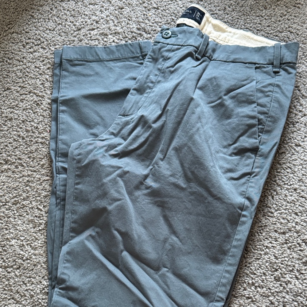 Abercrombie & Fitch Men's Slate Chinos